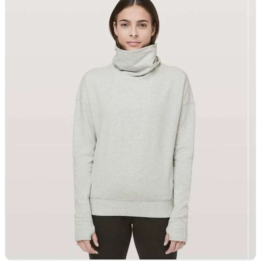 Lululemon Women’s Grey Sweatshirt